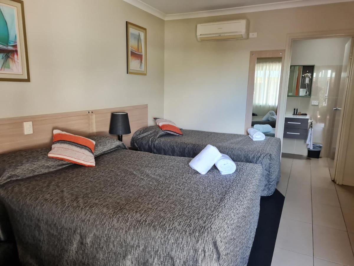 Cobar Central Motor Inn ภายนอก รูปภาพ